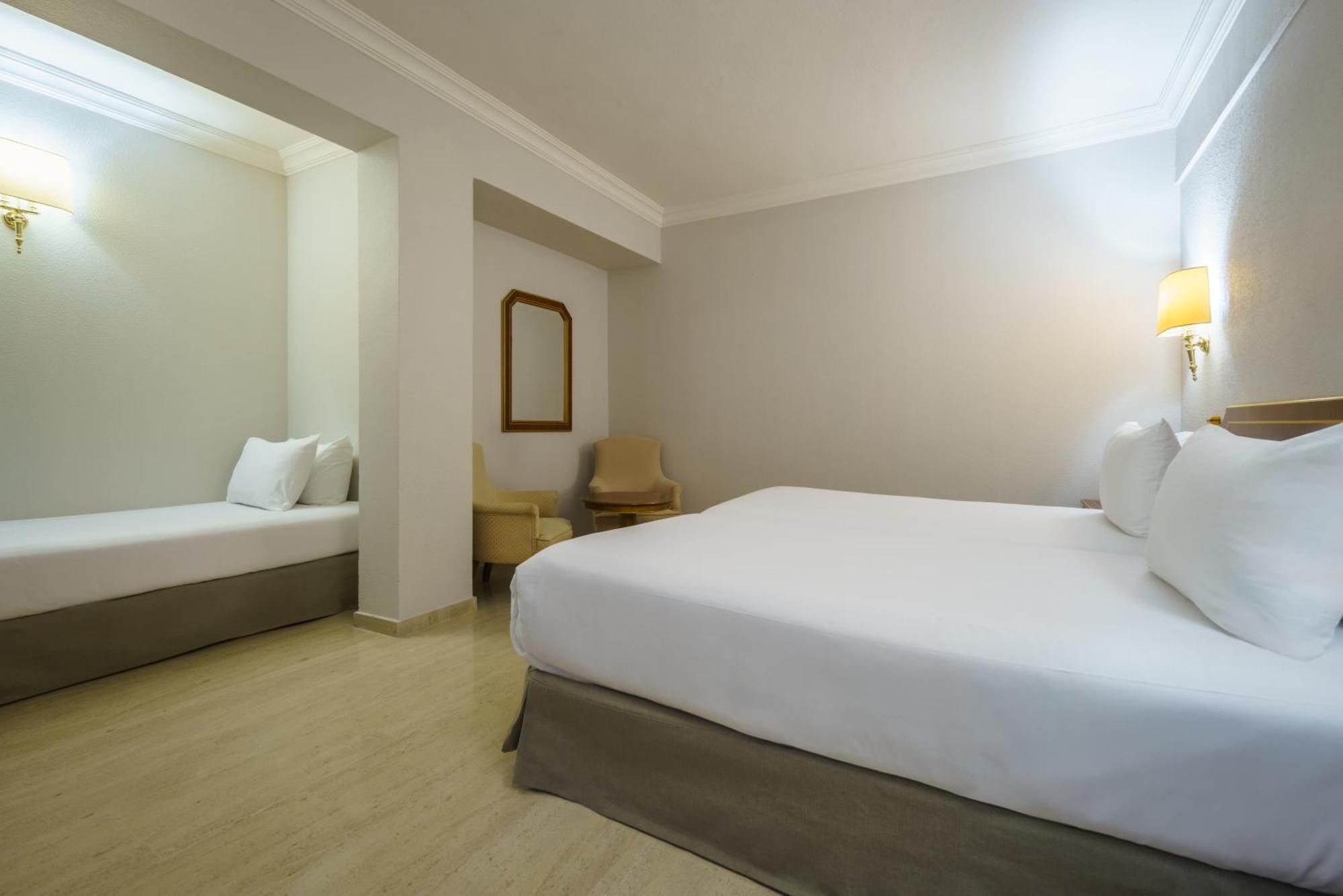 Crisol Jardines De Cordoba Hotel Ngoại thất bức ảnh